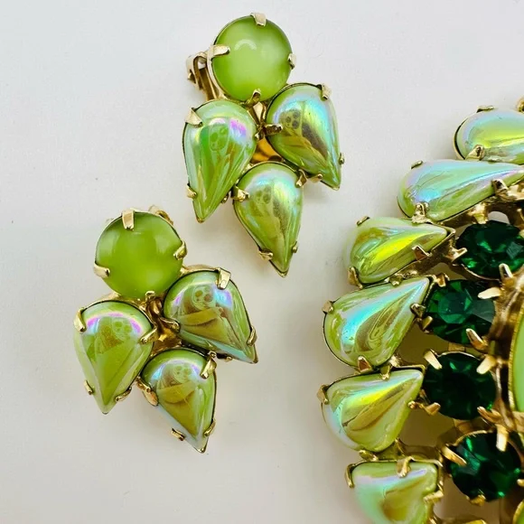 Elegant Vintage Juliana D&E Green and Gold Brooch and Earring Set - Picture 3 of 8